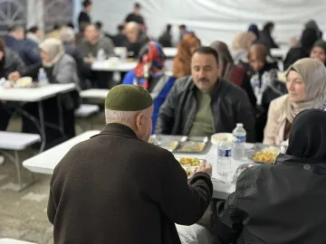 In unserer Moschee wird Iftar angeboten